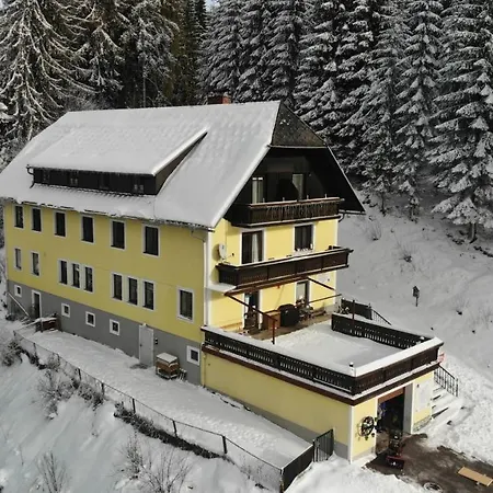 Daire Gastehaus Zur Waldschule