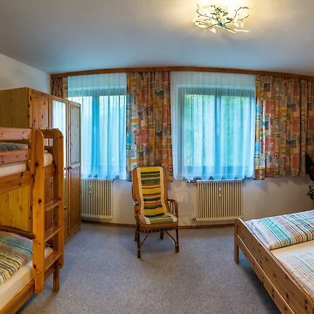 Daire Gastehaus Zur Waldschule *