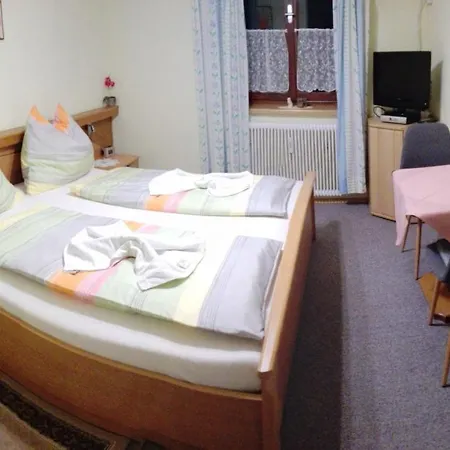 Daire Gastehaus Zur Waldschule *